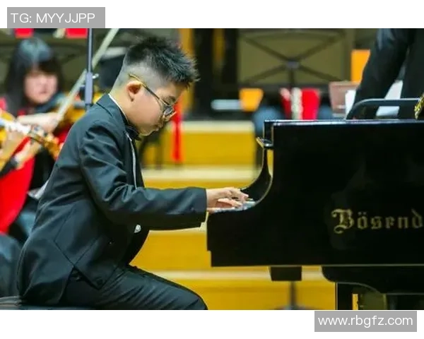 楚阿梅尼的足球之路：从青涩少年到世界舞台的璀璨明星